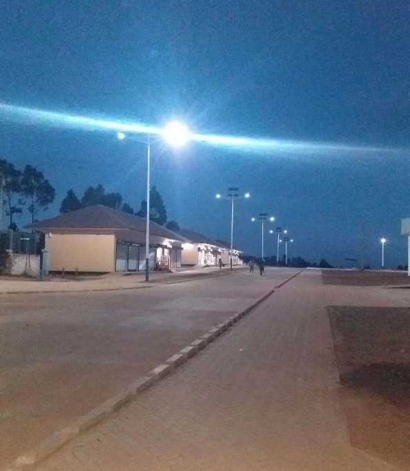 平邑县非洲科特迪瓦太阳能路灯工程